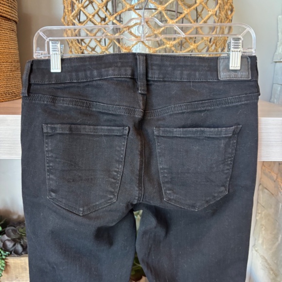 AE: Black Jeans Stretch Comfort Size 6 - Picture 2 of 7